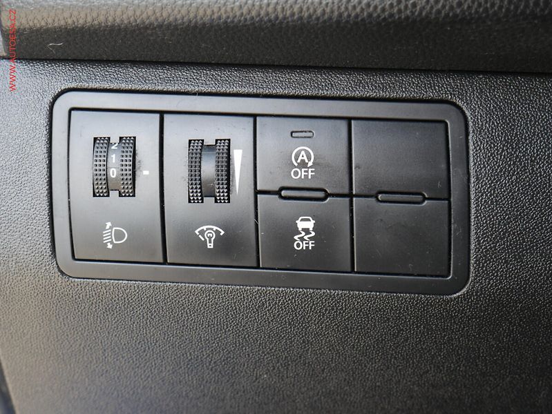Hyundai ix20 (2015) 1.4 CRDi, ČR, AC - fotka 16 z 16