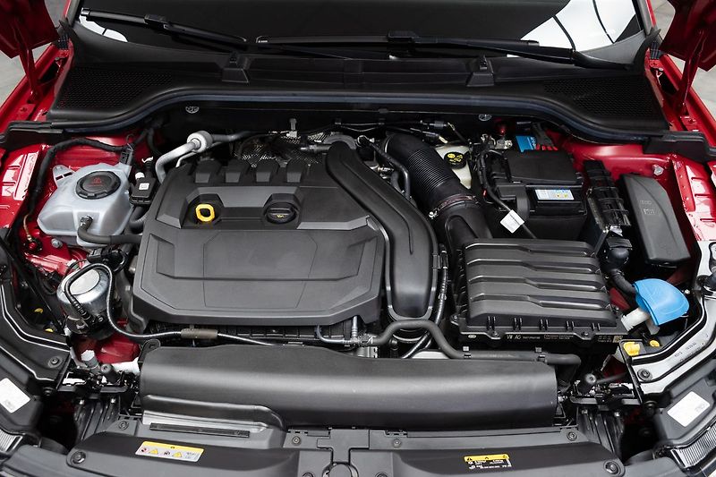 Škoda Kamiq 1.5 TSI MONTE CARLO*TAŽNÉ*ČR* - fotka 40 z 47