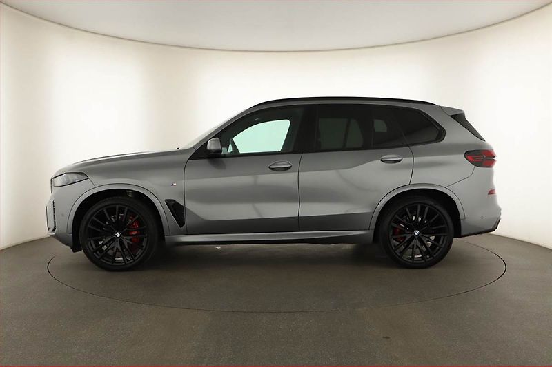 BMW X5 (2025) xDrive30d, M Paket, Vzduch - fotka 3 z 22