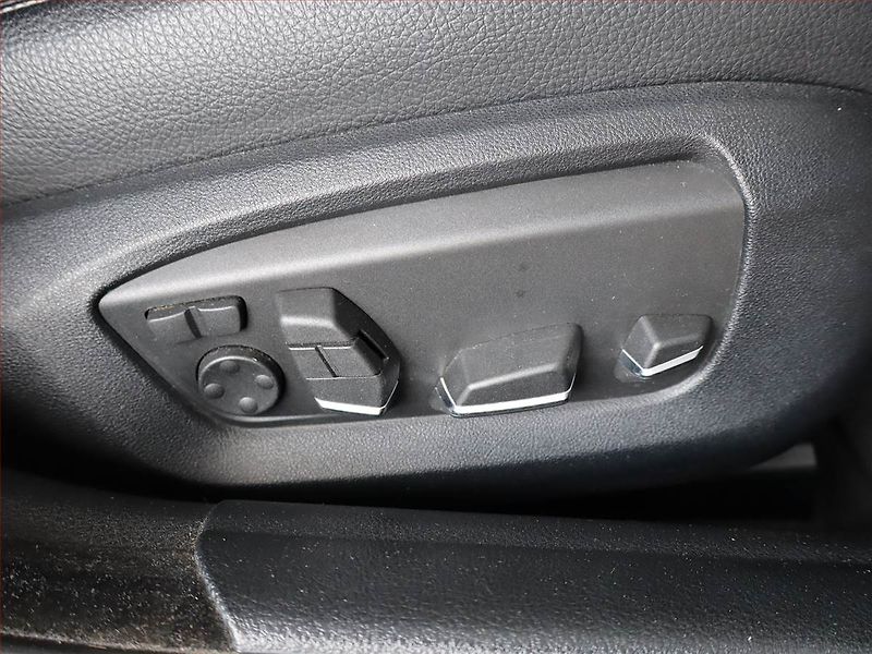 BMW Řada 5 (2013) 530d xDrive, 4X4, Automat - fotka 23 z 27