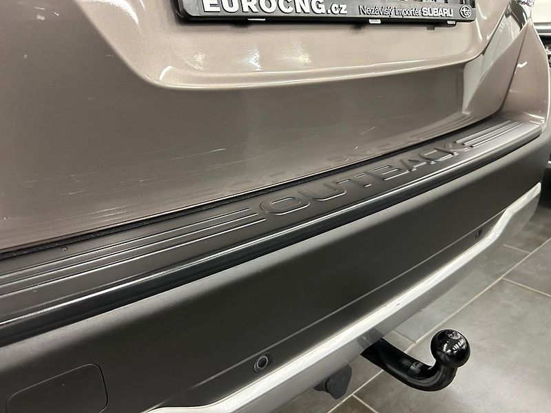 Subaru Outback (2022) 2.5 TOURING 2022 | Záruka - fotka 24 z 33