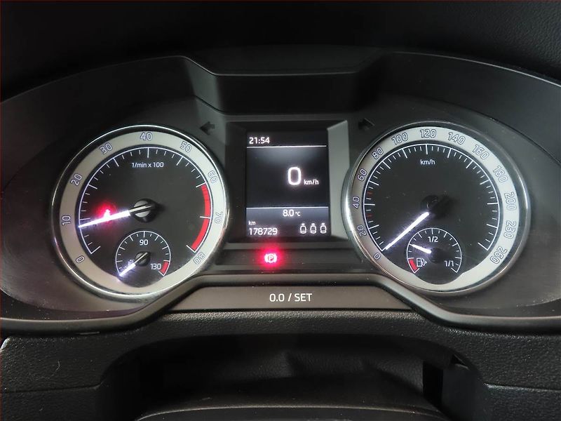 Škoda Octavia (2019) Ambition 1.5 TSI, Serv.kniha - fotka 11 z 16