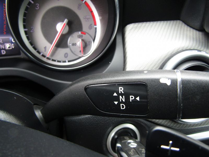 Mercedes-Benz GLA (2016) 2.2CDi 200d 4Mat, ČR, AT - fotka 13 z 19