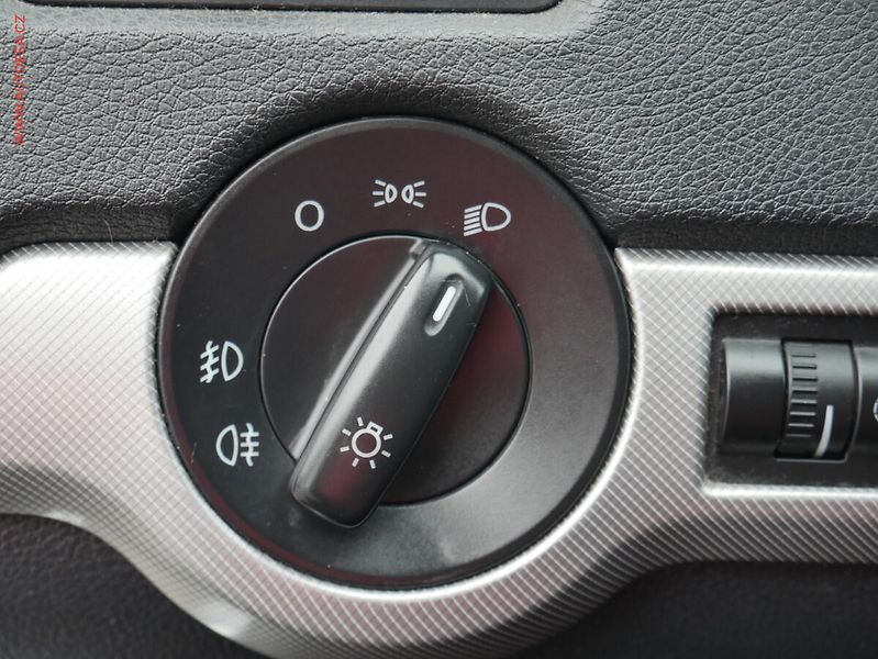 Škoda Octavia (2012) 1.6TDi, ČR, autoAC - fotka 17 z 22