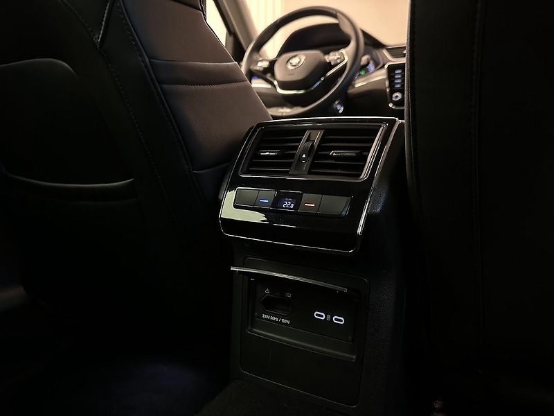 Škoda Superb (2020) Combi Premium 4x4 2.0 TDI 147 - fotka 16 z 32
