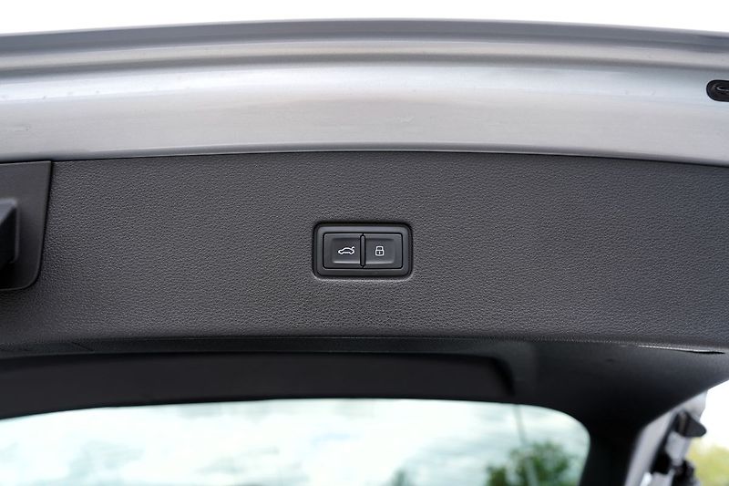 Audi Q8 55 TFSI Q/21kola/S-line/B&O - fotka 12 z 44