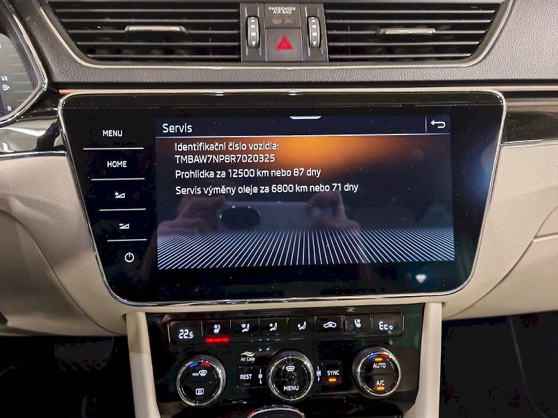 Škoda Superb (2024) iV 1.4 TSI 160 kW DSG L&K - fotka 11 z 28