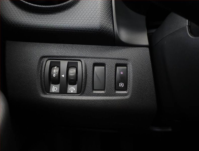 Renault Clio (2017) 1.2 TCe, Serv.kniha, Navi - fotka 17 z 19