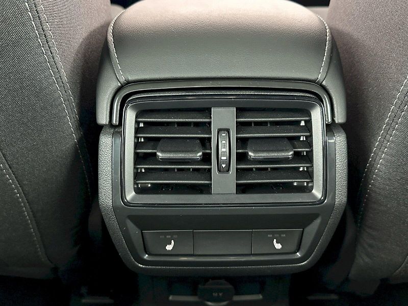 Škoda Karoq (2025) DSG 2.0TDI 110kW 4x4 SportLine - fotka 30 z 35
