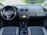 Volkswagen Touran 2.0TD MAN 7MÍST SERVISKA TAŽNÉ - náhled 23