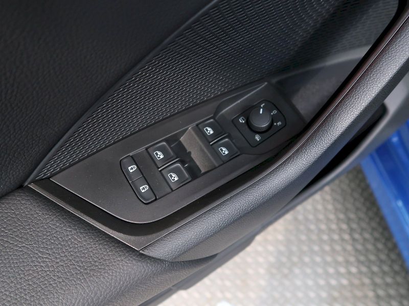 Škoda Octavia (2025) SPORTLINE 2.0TDI 110KW LED MAT - fotka 39 z 43