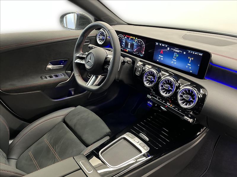 Mercedes-Benz CLA Třída 200 Shooting Brake AMG S - fotka 18 z 22