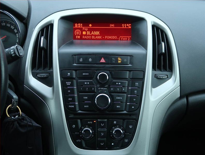 Opel Astra (2014) 1.6 CDTI, Serv.kniha, Tempomat - fotka 12 z 18