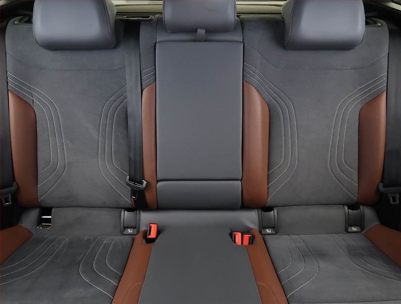 Volkswagen ID.4 (2021) Pro Perf. (82 kWh), SoH 93% - fotka 10 z 26