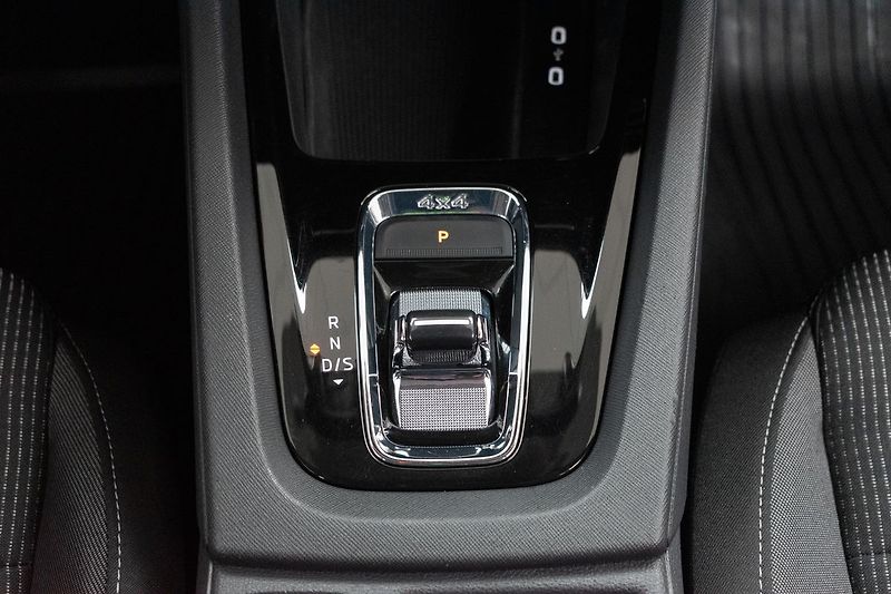 Škoda Octavia 2.0 TDI 110kW 4x4*TAŽNÉ*DPH*ČR - fotka 22 z 39
