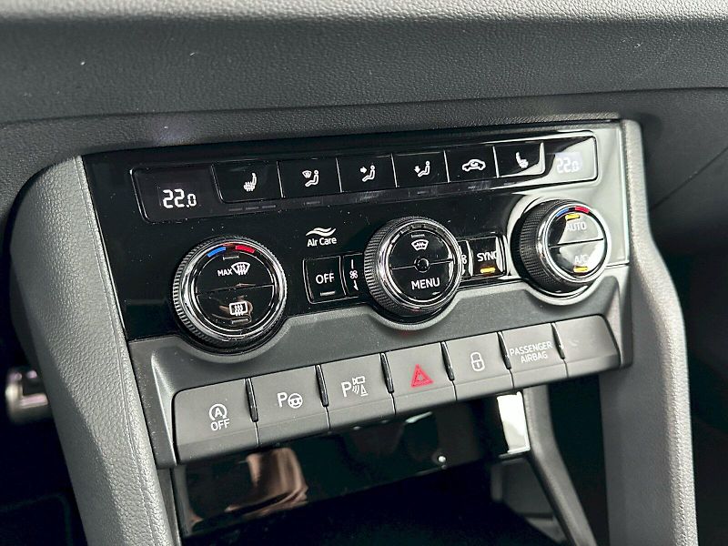 Škoda Karoq (2025) DSG 1.5TSI 110kW SportLine - fotka 24 z 36