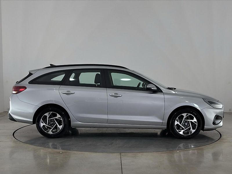 Hyundai i30 Smart DCT - fotka 16 z 26
