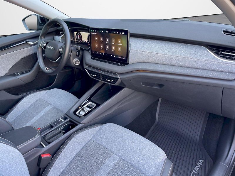 Škoda Octavia (2025) 1.5 eTSI 110kW DSG mHEV Top Se - fotka 23 z 35