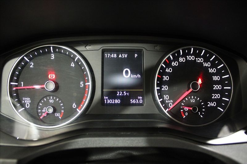 Volkswagen Amarok 3,0 TDI V6 4x4 CZ 1.majitel - fotka 22 z 33