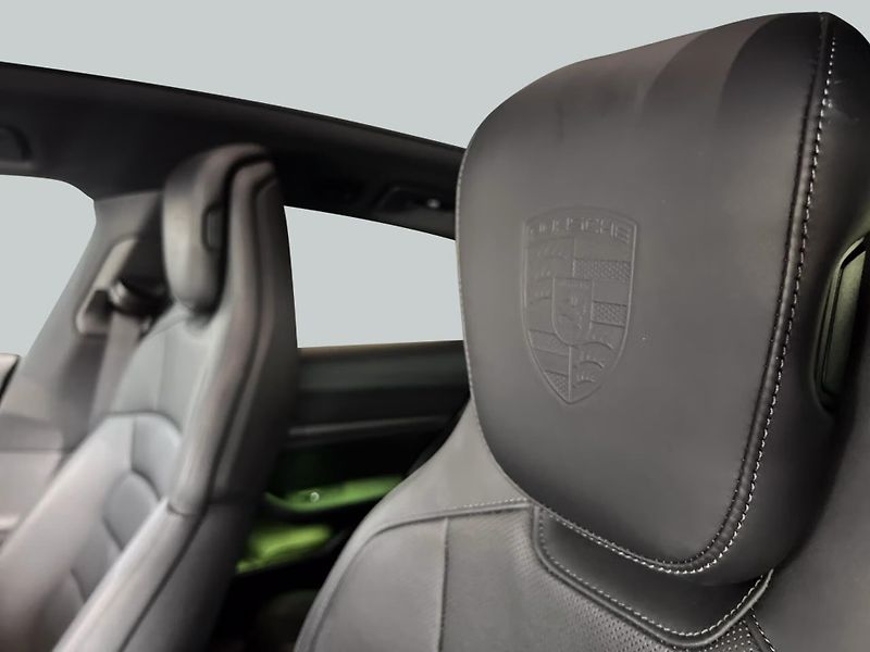 Porsche Taycan 4S Cross Turismo HuD 360 Inno - fotka 15 z 26