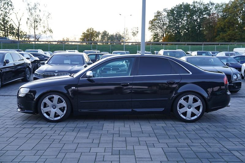 Audi S4 B7 V8 253kW/BOSE/RECARO/MAX VÝ - fotka 3 z 50