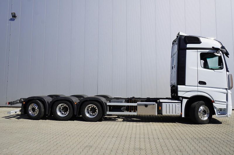 Mercedes-Benz Actros (2023) L 3552 8x4 / 2023 / 76 T GVM - fotka 2 z 24