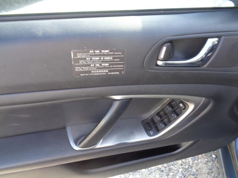Subaru Legacy 2,0 - fotka 28 z 30
