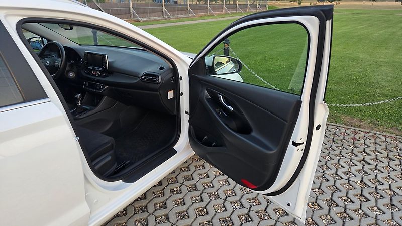 Hyundai i30 (2022) 1.5T-GDI, 118 kW, Smart,CZ,DPH - fotka 11 z 30