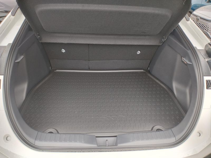 Toyota C-HR (2026) 1.8 FHEV COMFORT BUSINESS+ - fotka 12 z 13