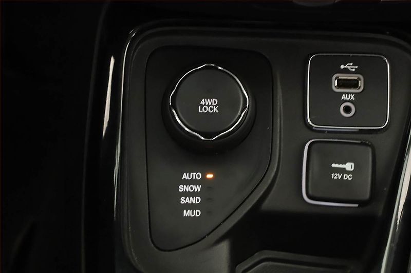 Jeep Compass (2017) 1.4 MultiAir, 4X4, Automat - fotka 19 z 20