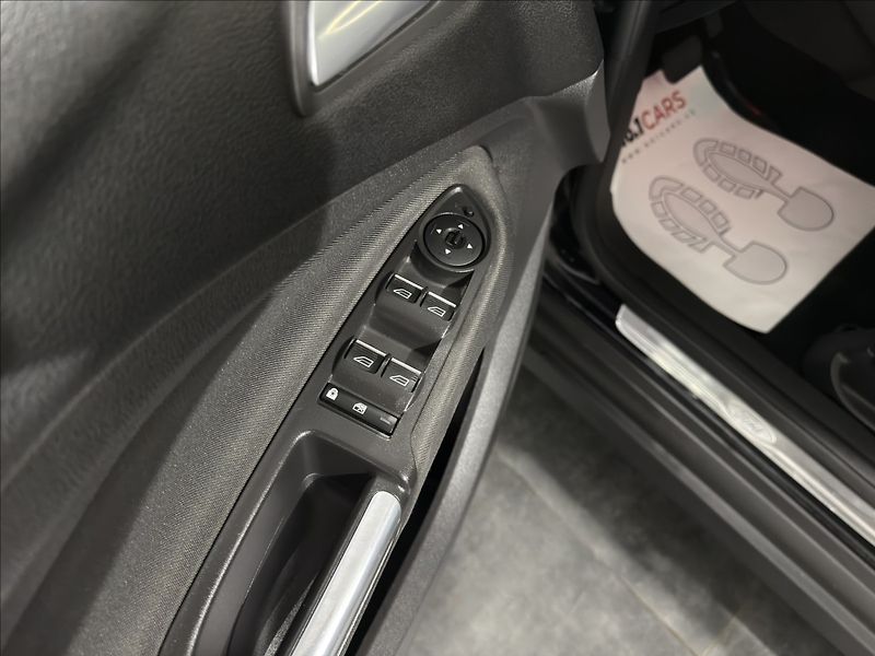 Ford Grand C-MAX 1,5   TDCI TITAN AT KAMERA FUL - fotka 8 z 39