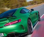 Mercedes-AMG GT R.