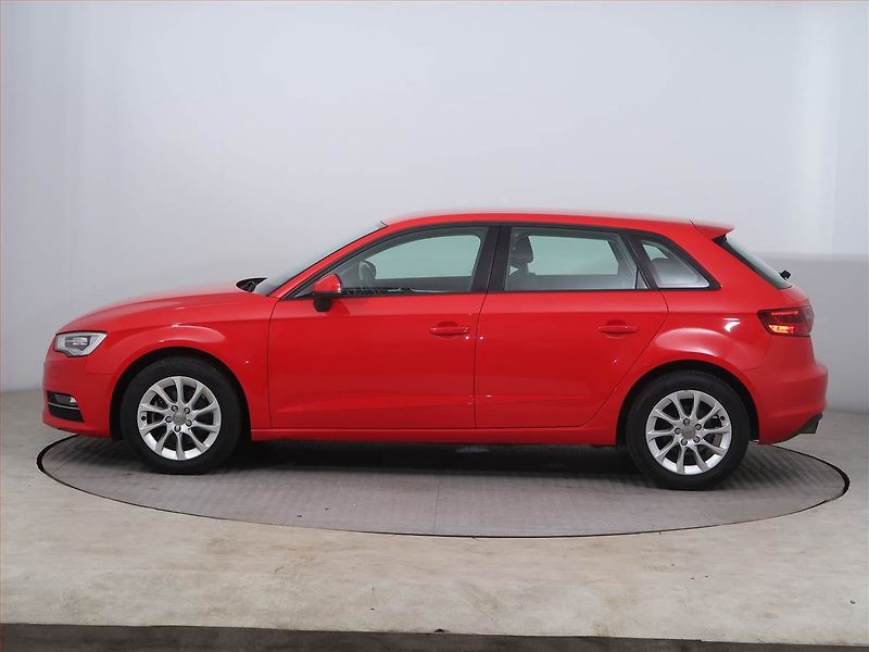 Audi A3 (2014) 1.2 TFSI, Automat, Bi-Xenony - fotka 3 z 14