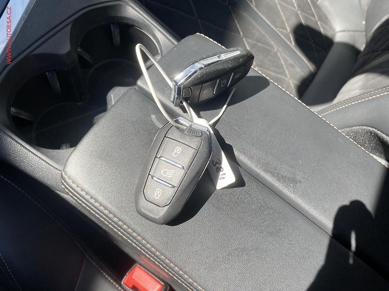 Peugeot 3008 (2019) 2.0 HDi, GT, AT, LED, navi - fotka 18 z 18