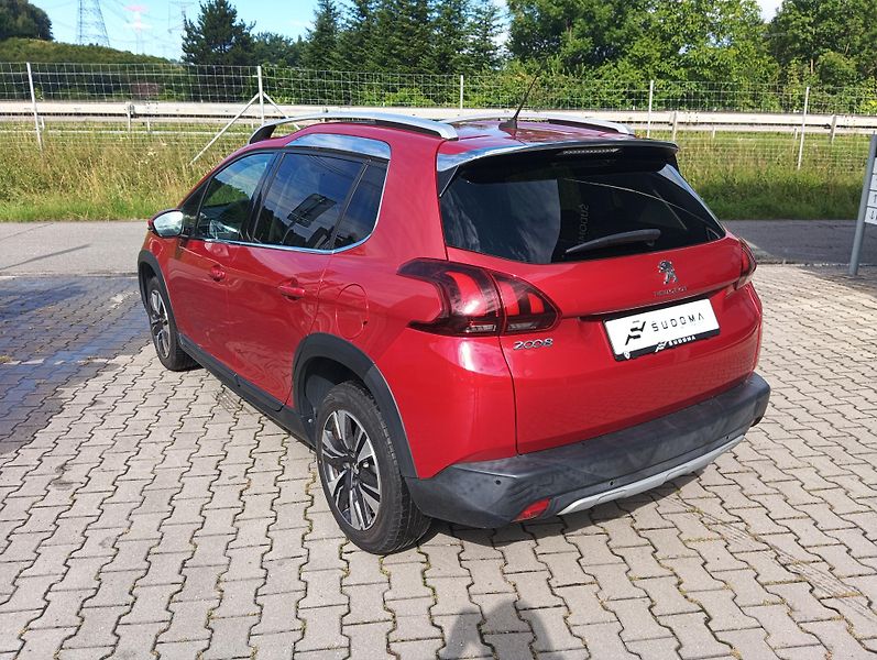 Peugeot 2008 (2018) ALLURE 130k MAN6 - fotka 5 z 27