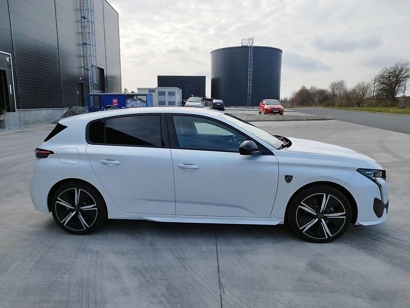 Peugeot 308 GT,PURE TECH 1.2i,96KW, 6900KM - fotka 2 z 36