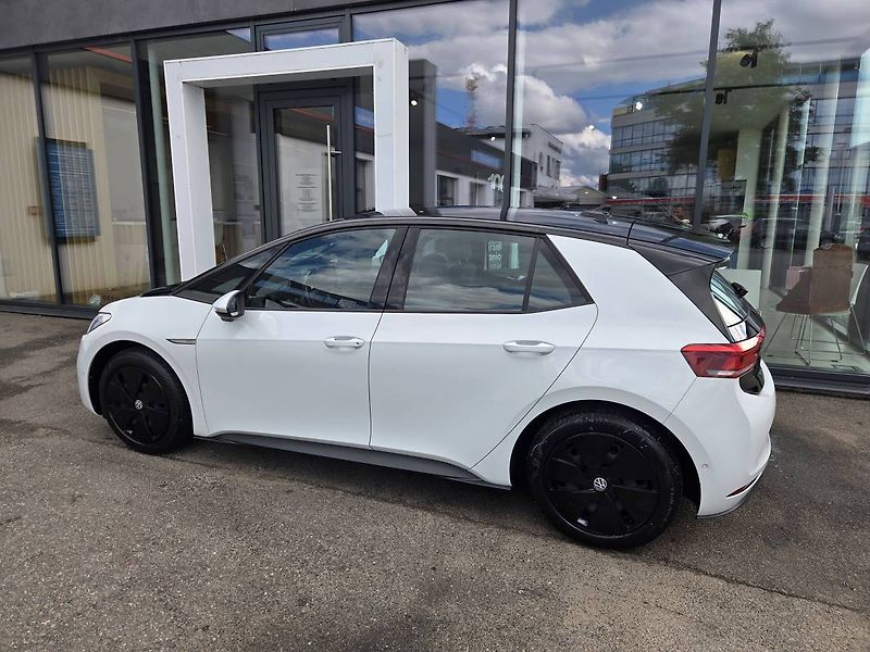 Volkswagen ID.3 (2022) Pro 150kW 62kWh - fotka 2 z 34