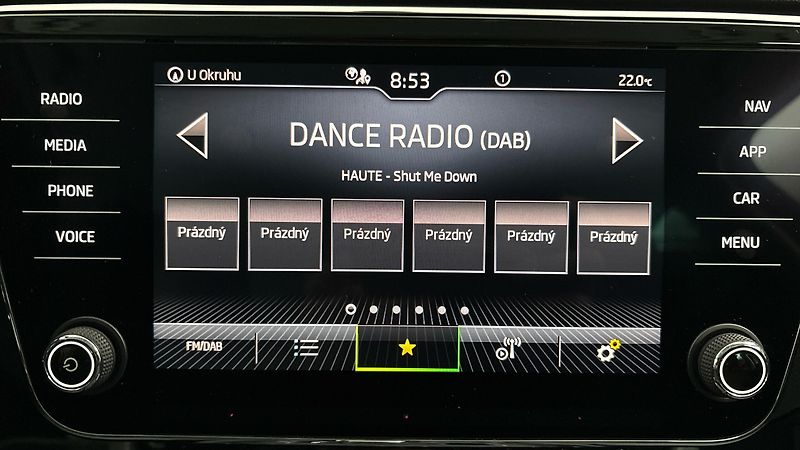 Škoda Superb 2.0 TDI DSG Style - fotka 11 z 28