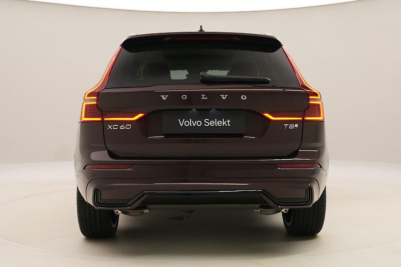 Volvo XC60 T8 AWD RECHARGE DARK ULTRA CZ - fotka 12 z 64