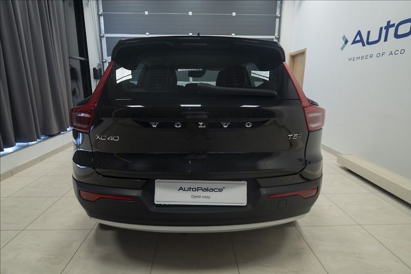 Volvo XC40 2,0 T5 AWD NAVI KAMERA TAŽNÉ - fotka 5 z 47