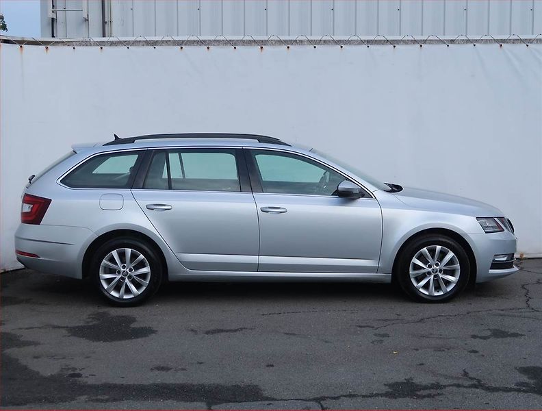 Škoda Octavia (2017) Style 2.0 TDI, 4X4, Automat - fotka 6 z 22