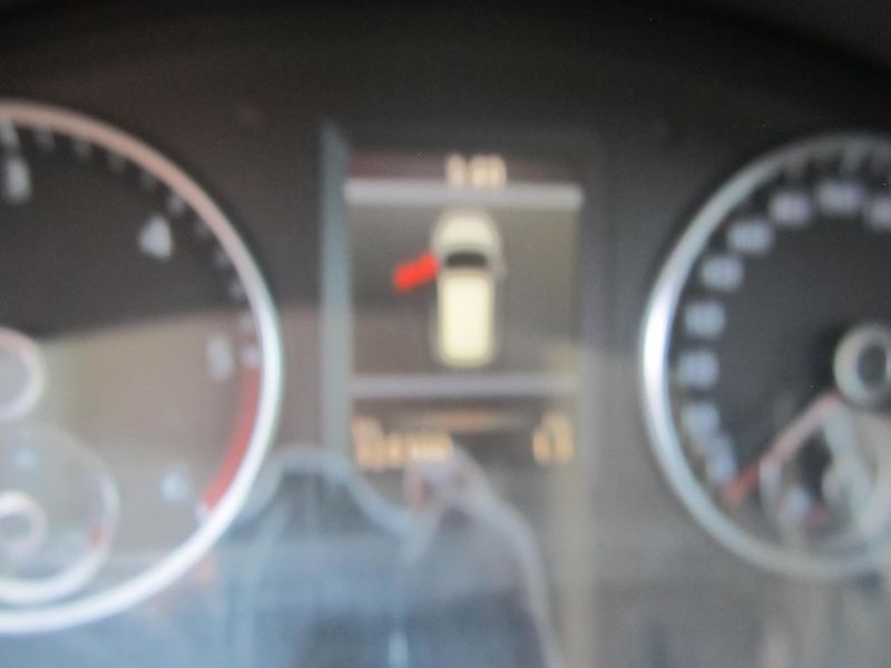 Volkswagen Touran (2011) 2.0TDI 7 míst  - fotka 25 z 60