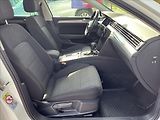Volkswagen Passat 2,0 TDi DSG DPH  Webasto,Kamer - náhled 29