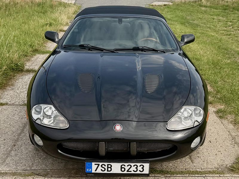 Jaguar XKR (2000) 4.0 V8 Supercharged Kabriolet  - fotka 10 z 30