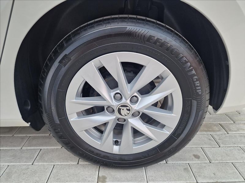 Škoda Fabia 1.0 TSI 81kw Style,ČR,1.Maj. - fotka 45 z 50