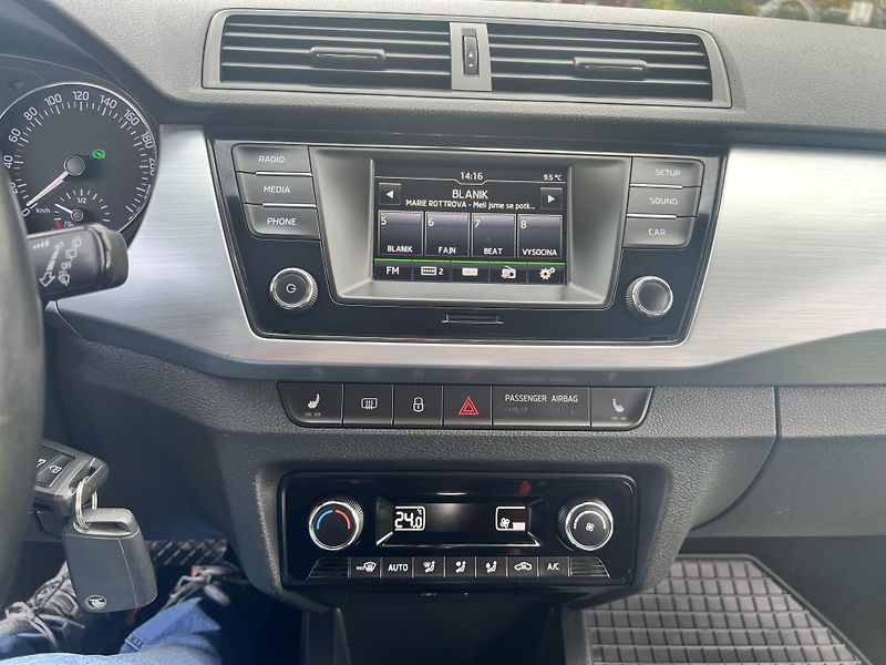 Škoda Fabia 1.4TDI 66KW,DSG,FRONT ASSIST - fotka 37 z 46