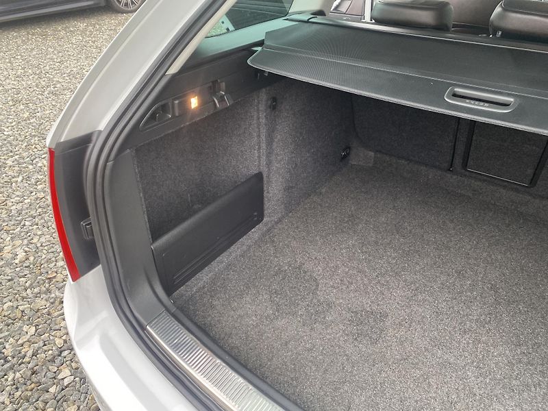 Škoda Superb 2.0TDi 4x4 170PS DSG L+K COMBI - fotka 107 z 158