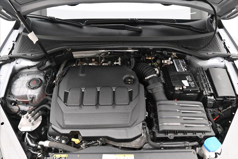 Volkswagen Passat 2,0 TDI 110 KW DSG Business Zá - fotka 9 z 32