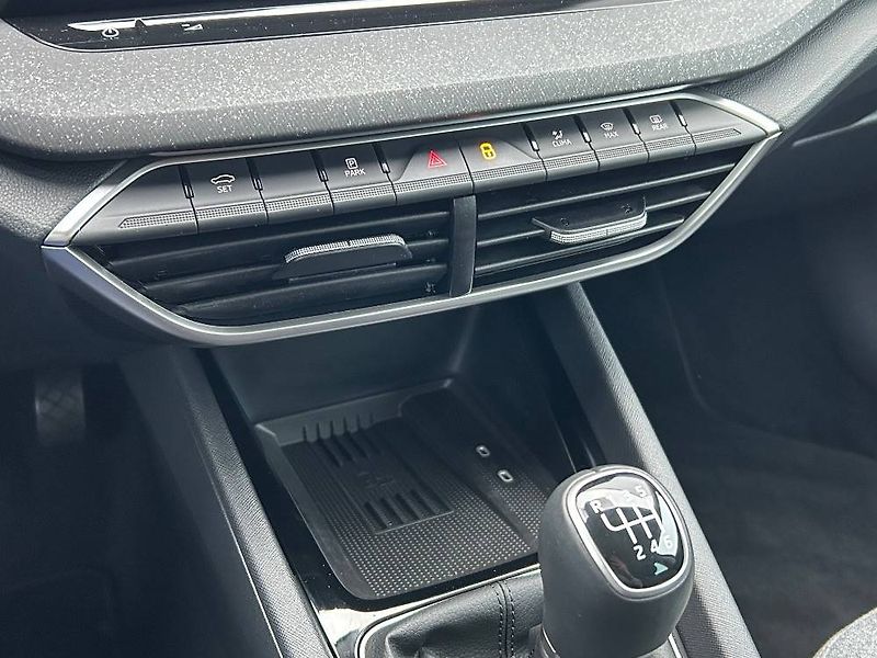Škoda Octavia Top Selection 6MP  1,5TSI - fotka 19 z 25