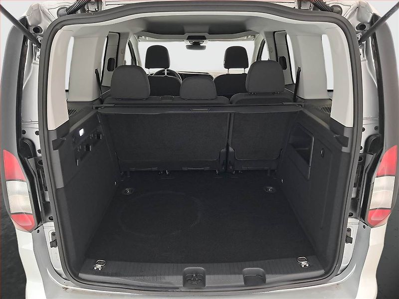 Ford Tourneo Connect (2023) 2.0 EcoBlue - fotka 14 z 21